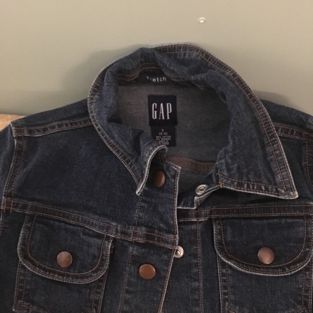 Gap girls stretch size 5-6 jean jacket